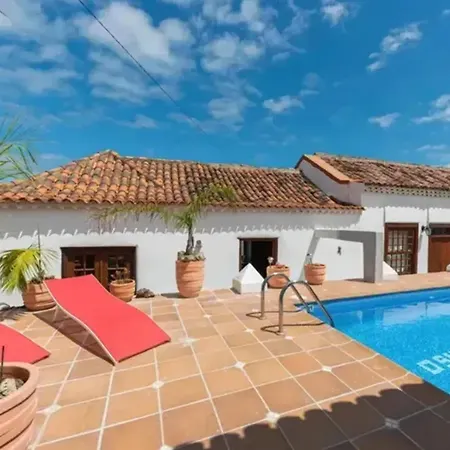 Charming House With Shared Pool In Holiday home