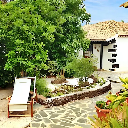 Charming House With Shared Pool In *