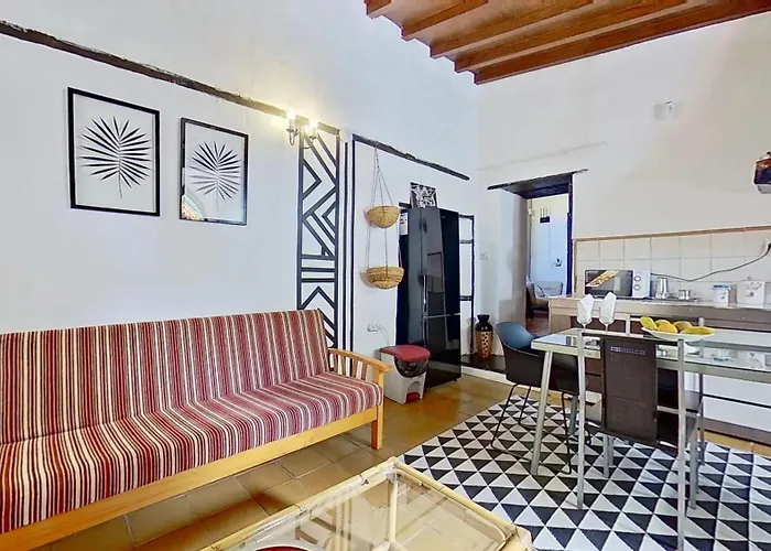 Prázdninový dům Charming House With Shared Pool In La Laguna (Tenerife)