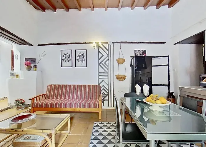 Charming House With Shared Pool In * La Laguna (Tenerife)