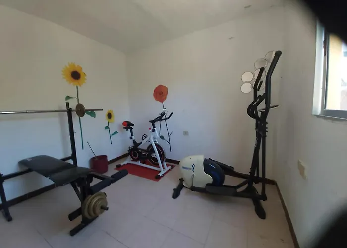 度假居 Charming House With Shared Pool In *