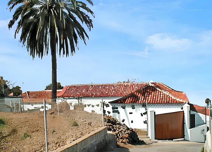 Nyaraló Charming House With Shared Pool In *