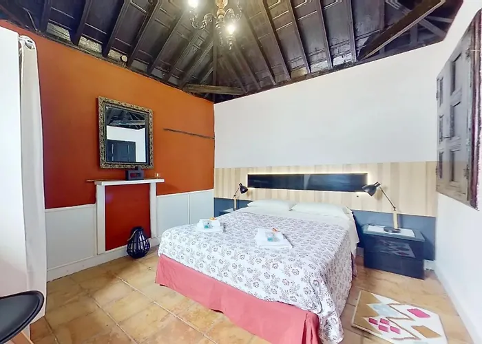 Charming House With Shared Pool In