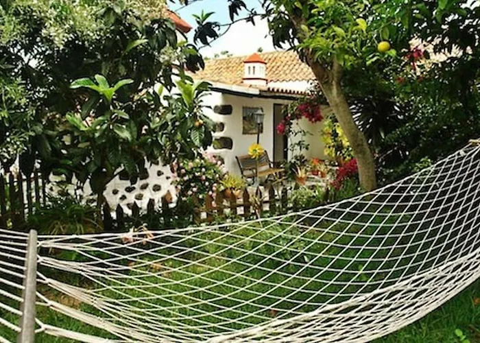 Charming House With Shared Pool In Nyaraló *